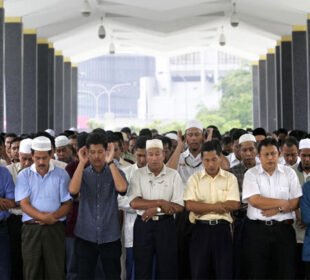 جمعہ کی نماز نہ پڑھنےوالوں کےلیےقید اور بھاری جرمانے کااعلان