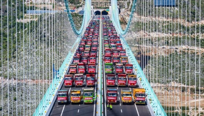 چین میں دنیا کے بلند ترین پُل کا لوڈ ٹیسٹ مکمل