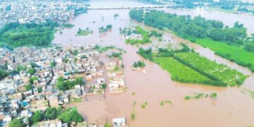 غیرقانونی تعمیرات کے نقصانات کا معاوضہ نہیں دیا جائے گا: چیف سیکرٹری پنجاب