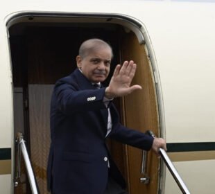 وزیراعظم شہبازشریف چین کےسرکاری دورےپرروانہ ہوگئے 1 وزیراعظم شہبازشریف چین کےسرکاری دورےپرروانہ ہوگئے