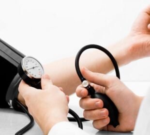 گھریلو ٹوٹکوں سے بلڈ پریشر کم کرنے کا طریقہ