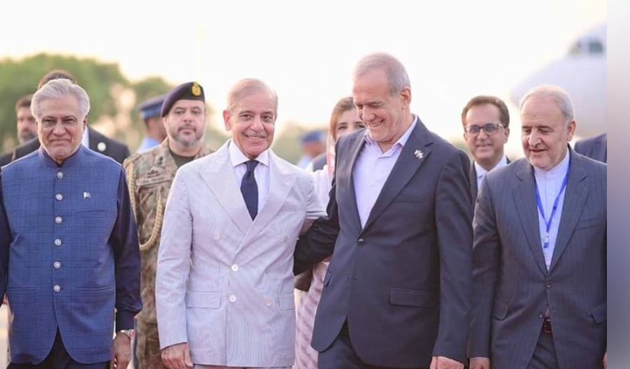 ایرانی صدر کو وزیراعظم ہاؤس میں گارڈ آف آنر پیش کیا گیا 1 ایرانی صدر کو وزیراعظم ہاؤس میں گارڈ آف آنر پیش کیا گیا