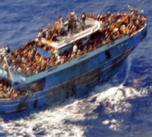 خراب موسم کے باعث کشتی الٹنے سے 68 مسافر لاپتہ 8 خراب موسم کے باعث کشتی الٹنے سے 68 مسافر لاپتہ