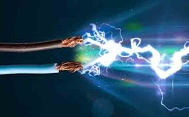 IMG-20250806-WA0001لاہور میں کرنٹ لگنے سے 4 افراد جاں بحق