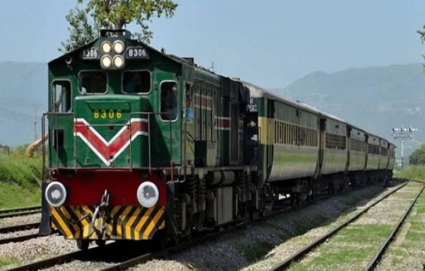 جعفر ایکسپریس بال بال حادثے سے بچ گئی 1 جعفر ایکسپریس بال بال حادثے سے بچ گئی
