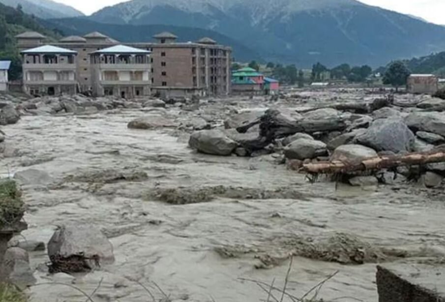 لینڈ سلائیڈنگ سے ملبے تلے دب کر 8 مزدور جاں بحق 1 لینڈ سلائیڈنگ سے ملبے تلے دب کر 8 مزدور جاں بحق