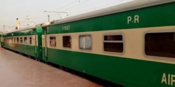 لاہور سے ملتان جانے والی ٹرین کو حادثہ