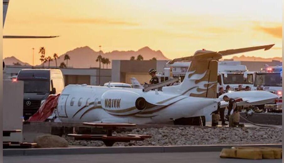 لینڈنگ کے دوران طیارہ دوسرے جہاز سے ٹکرا گیا