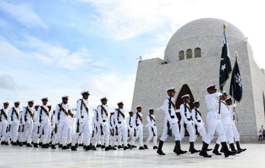 مزار قائد پر گارڈز کی تبدیلی کی پروقار تقریب