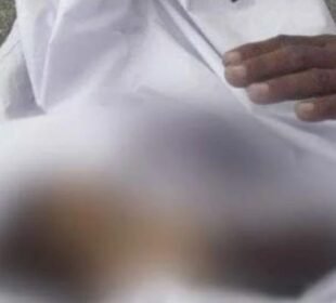 ماں نے 2 بچوں کا گلہ کاٹ کر موت کے گھاٹ اتار دیا 5 ماں نے 2 بچوں کا گلہ کاٹ کر موت کے گھاٹ اتار دیا