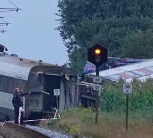 ڈنمارک میں کار اور ٹرین میں خوفناک تصادم