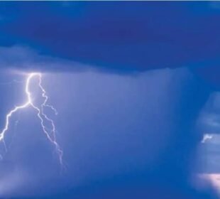 پنجاب میں کلاؤڈ برسٹ کا خطرہ 9 پنجاب میں کلاؤڈ برسٹ کا خطرہ