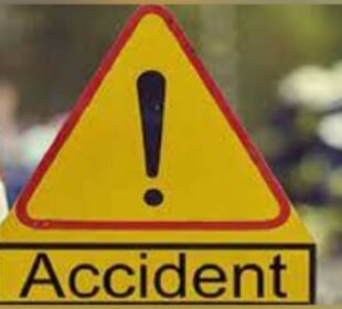 عوامی ایکسپریس کو حادثہ، متعدد مسافر زخمی 7 عوامی ایکسپریس کو حادثہ، متعدد مسافر زخمی