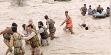 سیلاب زدہ علاقوں میں پاک فوج کی طرف سے راشن کی تقسیم