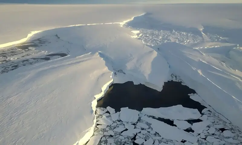 انٹارکٹیکا کی برف کے نیچے 85 نئی جھیلوں کی دریافت، ماہرین حیران