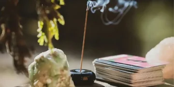 اگربتی کا دھواں: خوشبو کے ساتھ خطرہ بھی 28 اگربتی کا دھواں: خوشبو کے ساتھ خطرہ بھی