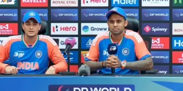 "کھیل میں سیاست کیوں؟ صحافی کے تند سوال پر سوریا کمار بوکھلا گئے"