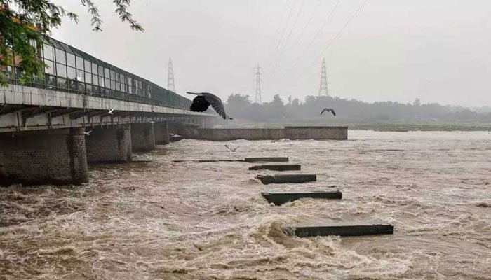 دریائے ستلج میں ممکنہ اونچے درجے کے سیلاب کا خدشہ، 9 اضلاع میں ہائی الرٹ جاری