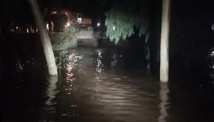 نصیرپورکےدونوں اطراف بندٹوٹنےسےدرجنوں دیہات متاثر