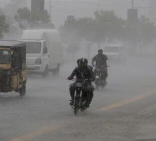 سندھ اور جنوبی پنجاب میں مون سون بارشوں کا آغاز، شہریوں کو احتیاط کی ہدایت