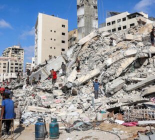 غزہ پر اسرائیلی بمباری جاری، مزید 62 فلسطینی شہید 6 غزہ پر اسرائیلی بمباری جاری، مزید 62 فلسطینی شہید