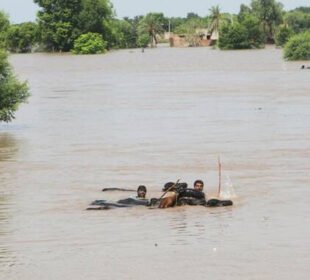 پنجاب کے دریاؤں میں سیلابی صورتحال، متاثرہ علاقوں میں امدادی سرگرمیاں جاری