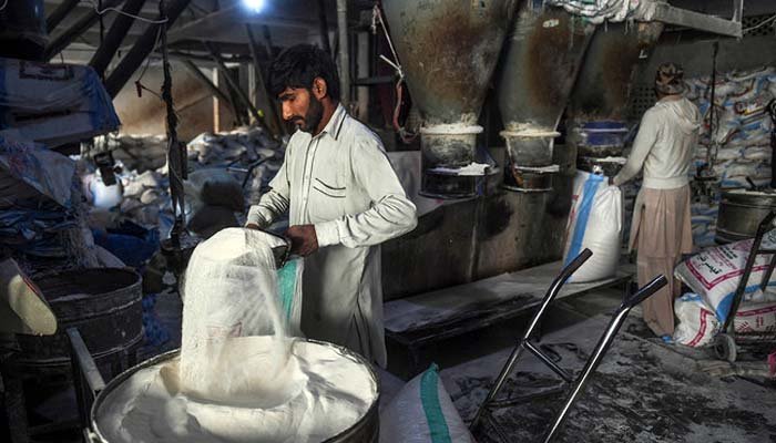 پنجاب میں آٹے کی سپلائی بحال کرنے پر فلور ملز اور حکومت کے درمیان معاہدہ 1 پنجاب میں آٹے کی سپلائی بحال کرنے پر فلور ملز اور حکومت کے درمیان معاہدہ