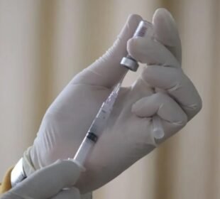 روسی ماہرین کی تیار کردہ نئی کینسر ویکسین ابتدائی آزمائش میں مؤثر ثابت