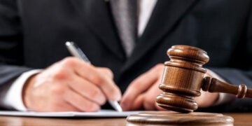 سپریم کورٹ: عدالتی فیسوں اور سکیورٹیز میں اضافے کے رولز معطل