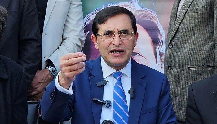 اڈیالا جیل کے باہر تشدد کا واقعہ، بیرسٹر گوہر کی صحافیوں سے معذرت 1 اڈیالا جیل کے باہر تشدد کا واقعہ، بیرسٹر گوہر کی صحافیوں سے معذرت