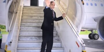 وزیر اعظم شہباز شریف ایک روزہ دورے پر قطر روانہ