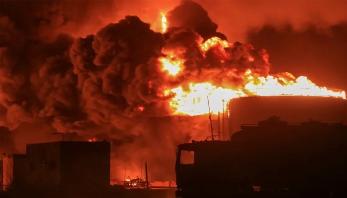 یمن کےالحدیدہ بندرگاہ پراسرائیلی فضائی حملے، حوثیوں کامیزائل سے جواب