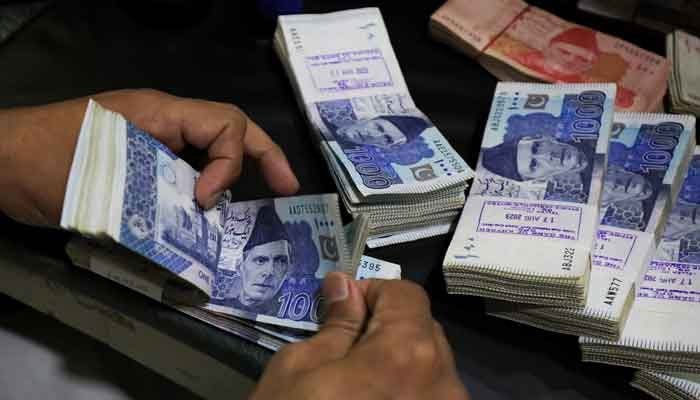 اسٹیٹ بینک کی رپورٹ: جولائی میں حکومتی قرض میں 350 ارب روپے کا اضافہ