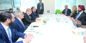 وزیراعظم شہباز شریف اور ورلڈ بینک کے صدر کی ملاقات، اصلاحاتی اقدامات پر گفتگو