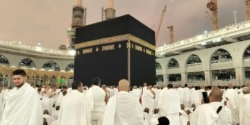 حج 2025: غیر حاضری کی صورت میں رشتہ دار کو بھیجنے کی اجازت 10 حج 2025: غیر حاضری کی صورت میں رشتہ دار کو بھیجنے کی اجازت