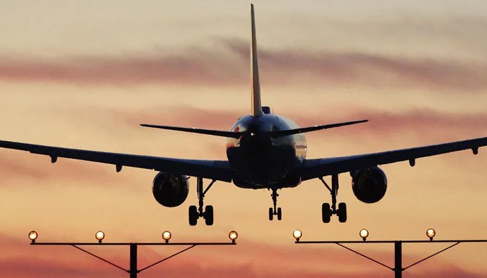 دبئی سے فیصل آباد جانے والی پرواز میں مسافر انتقال کر گیا
