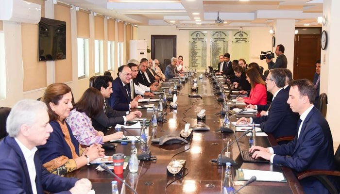 آئی ایم ایف نے پاکستان سے بجلی چوری اور نقصانات روکنے کا پلان طلب کرلیا