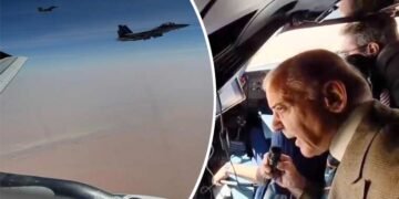 "دوستی اور اعتماد کی مثال: سعودی ایئر فورس کا شہباز شریف کو شاندار سلام"