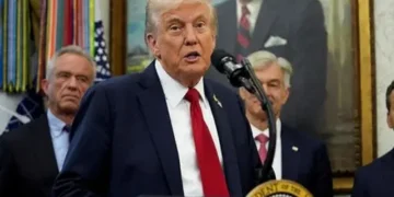 حماس کی جانب سے امن پر آمادگی، ٹرمپ کا اسرائیل سے بمباری روکنے کا مطالبہ 39 حماس کی جانب سے امن پر آمادگی، ٹرمپ کا اسرائیل سے بمباری روکنے کا مطالبہ