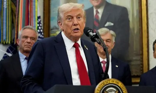 حماس کی جانب سے امن پر آمادگی، ٹرمپ کا اسرائیل سے بمباری روکنے کا مطالبہ 1 حماس کی جانب سے امن پر آمادگی، ٹرمپ کا اسرائیل سے بمباری روکنے کا مطالبہ