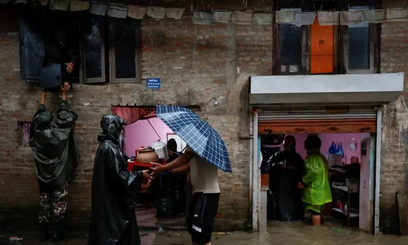 شدید بارشوں کے باعث سیلاب اور لینڈ سلائیڈنگ، درجنوں افراد جاں بحق 1 شدید بارشوں کے باعث سیلاب اور لینڈ سلائیڈنگ، درجنوں افراد جاں بحق