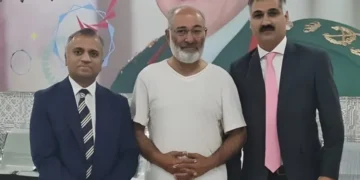 مشتاق احمد خان 9 اکتوبر کو پاکستان پہنچیں گے
