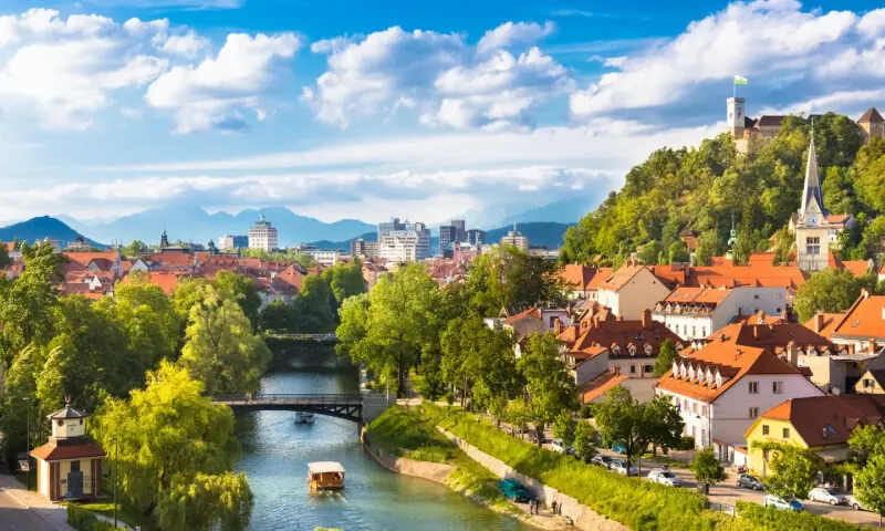 سلووینیا: پاکستانی شہریوں کے لیے مستقل رہائش حاصل کرنے کا منظم اور واضح راستہ