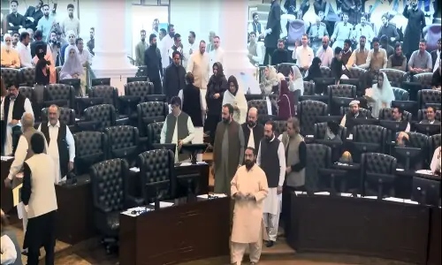 خیبرپختونخوا: وزارتِ اعلیٰ کے انتخاب پر سیاسی درجہ حرارت عروج پر