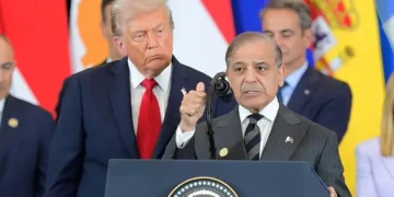 غزہ جل رہا تھا، شہباز شریف ٹرمپ کی چمک دیکھ رہے تھے 28 غزہ جل رہا تھا، شہباز شریف ٹرمپ کی چمک دیکھ رہے تھے