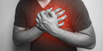 دل کے امراض سے قبل سامنے آنے والی چار اہم علامات کی شناخت