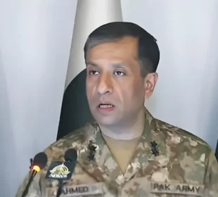 پاک فوج کے ترجمان کا بیان: افغانستان میں خوارج کے خلاف مؤثر کارروائیاں جاری رہیں گی