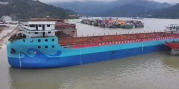 چین نے دنیا کا سب سے بڑا الیکٹرک کارگو جہاز لانچ کر دیا 23 چین نے دنیا کا سب سے بڑا الیکٹرک کارگو جہاز لانچ کر دیا