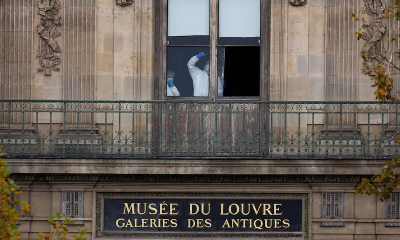 لوور میوزیم زیورات چوری کیس میں اہم پیش رفت، دو مشتبہ افراد گرفتار