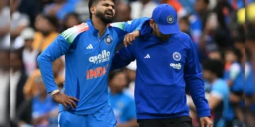 بھارت کے ون ڈے نائب کپتان شریاس ایئر اسپتال میں داخل، حالت نازک 26 بھارت کے ون ڈے نائب کپتان شریاس ایئر اسپتال میں داخل، حالت نازک